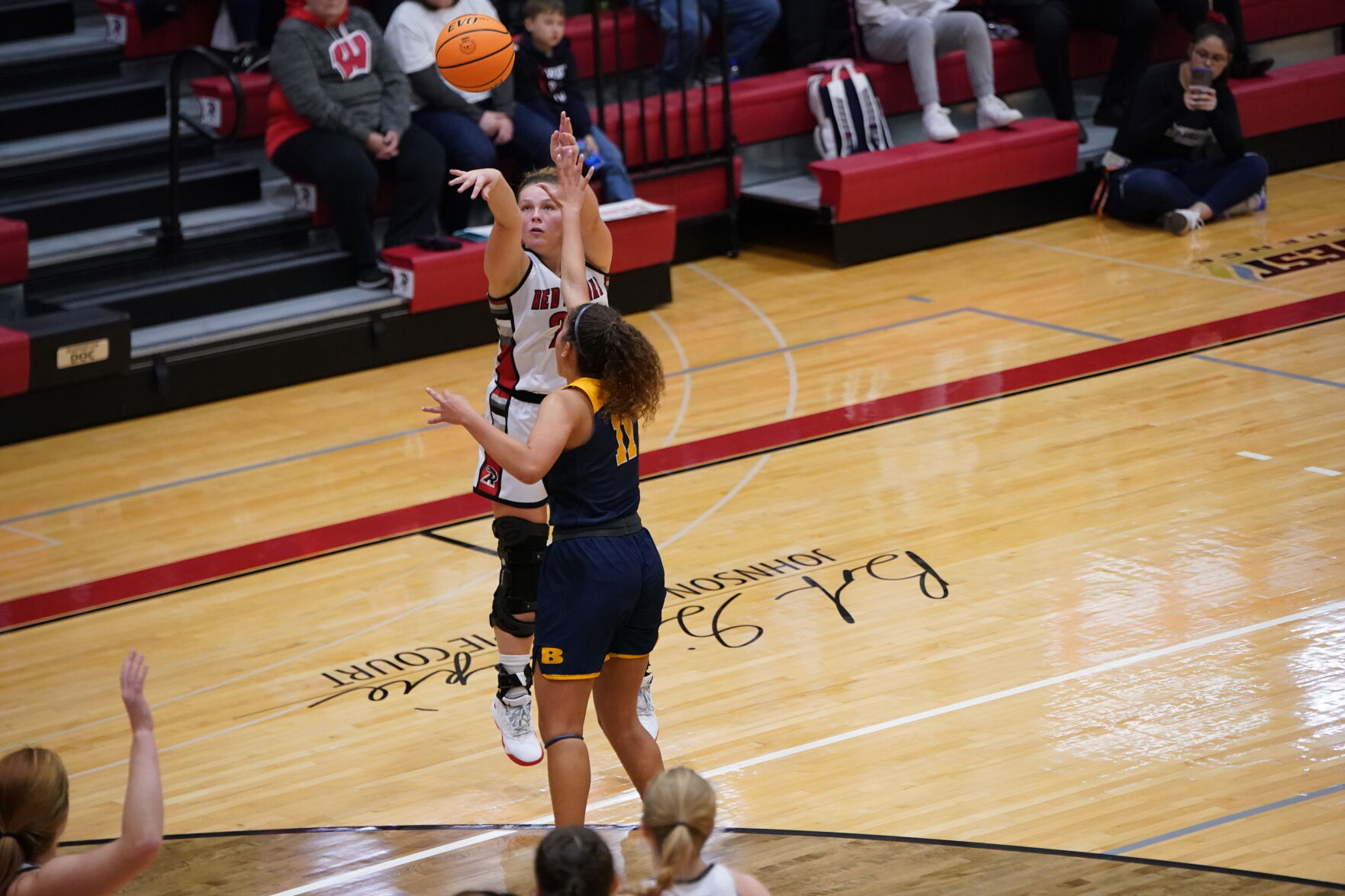 Leslie record-breaking 3-pointer